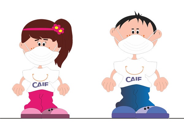 Figura dos personagens símbolos do Caif, a menina e o menino utilizando máscaras de proteção respiratória, devido a pandemia da covid