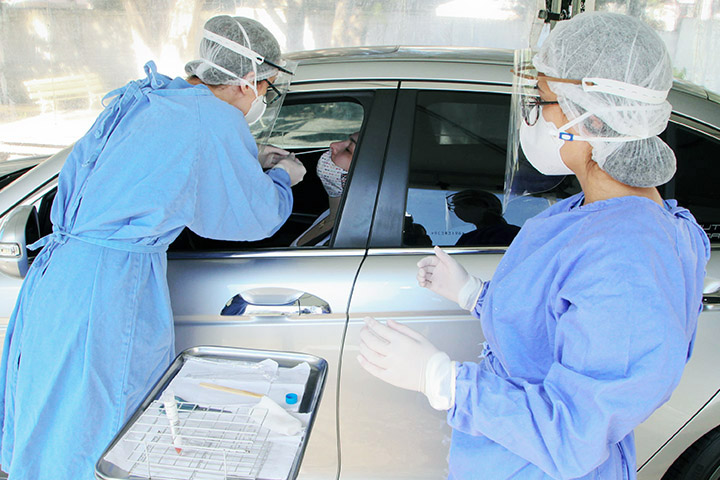 No Hospital Santa Cruz, teste RT-PCR para COVID-19 por Drive Thru - Bunkyo