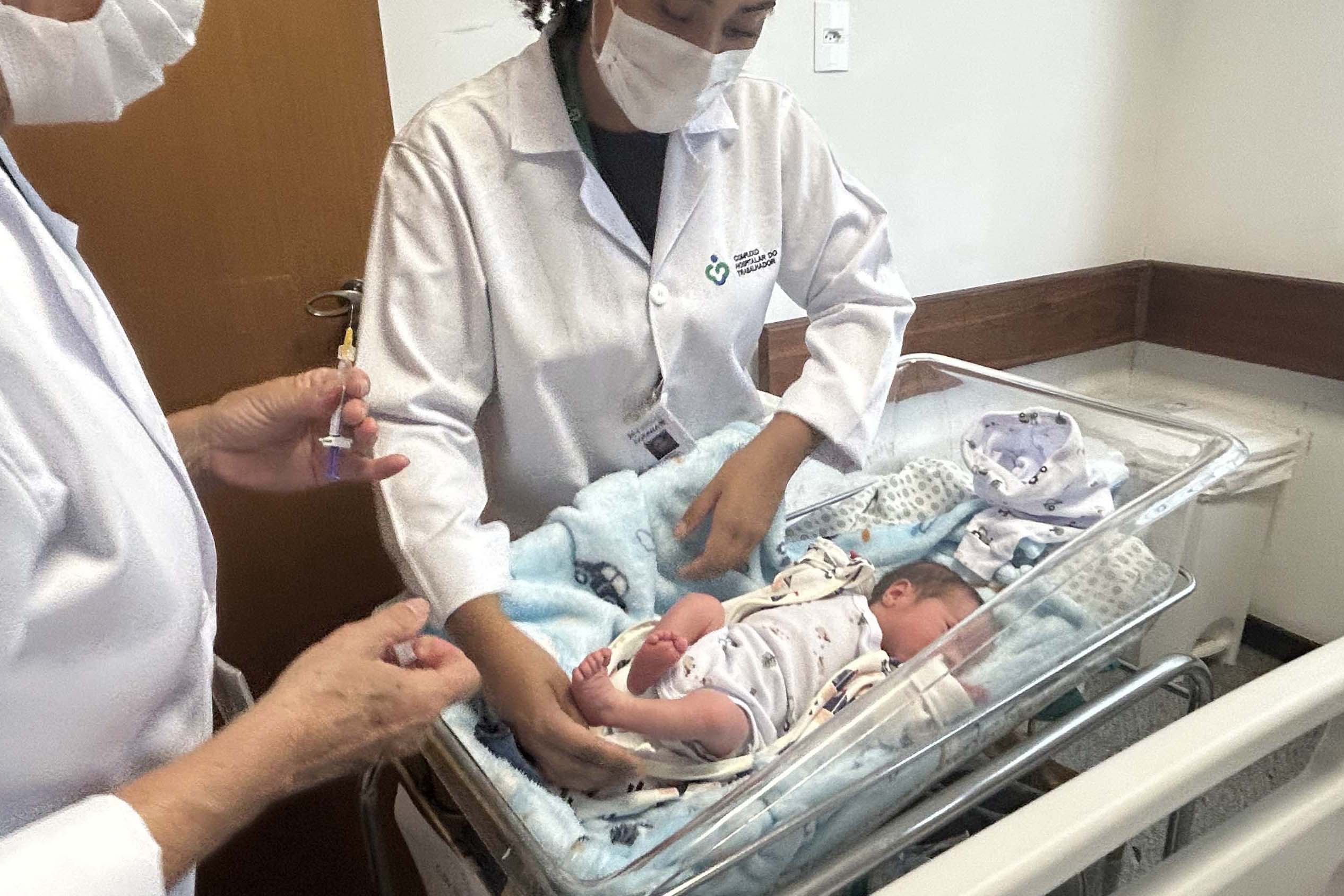 Maternidades do Paraná iniciam uso de novo medicamento para prevenir vírus sincicial em bebês