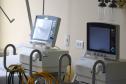 Leitos e equipamentos de UTI do Hospital de Reabilitação. Secretário da Saúde Beto Preto fala com a imprensa.