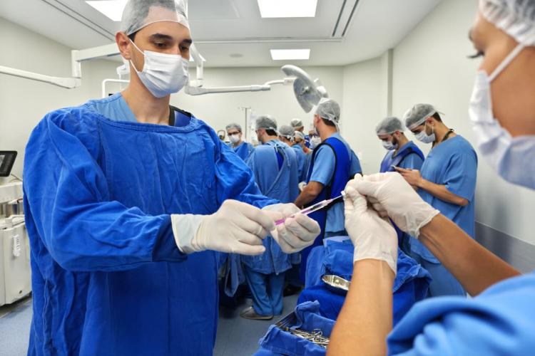 Paraná já tem 8 aplicações de polilamimina; Ratinho Junior recebe médicos e reforça apoio à pesquisa