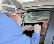 Hospital Osvaldo Cruz faz testagem para covid-19 em sistema de drive-thru