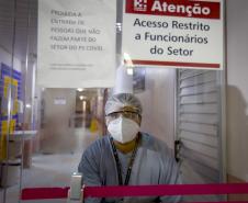 "Vacina protege, mas ainda não é hora de baixar a guarda”, alerta primeira paranaense imunizada