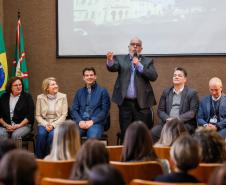 Governo entrega veículos e libera recursos para cirurgias no Hospital do Trabalhador