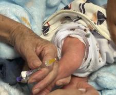 Maternidades do Paraná iniciam uso de novo medicamento para prevenir vírus sincicial em bebês