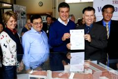 Hospital do Trabalhador: Governador entregou para o setor de diagnóstico,um tomógrafo e um mamógrafo, e assinou abertura do edital para construção do anexo da mulher. Curitiba 27/10/2015