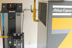 O Hospital do Trabalhador começou a utilizar nesta semana um novo equipamento que produz e filtra o ar utilizado na terapia e auxílio de pacientes com problemas respiratórios. Diferente do anterior, o compressor da nova central não utiliza óleo.