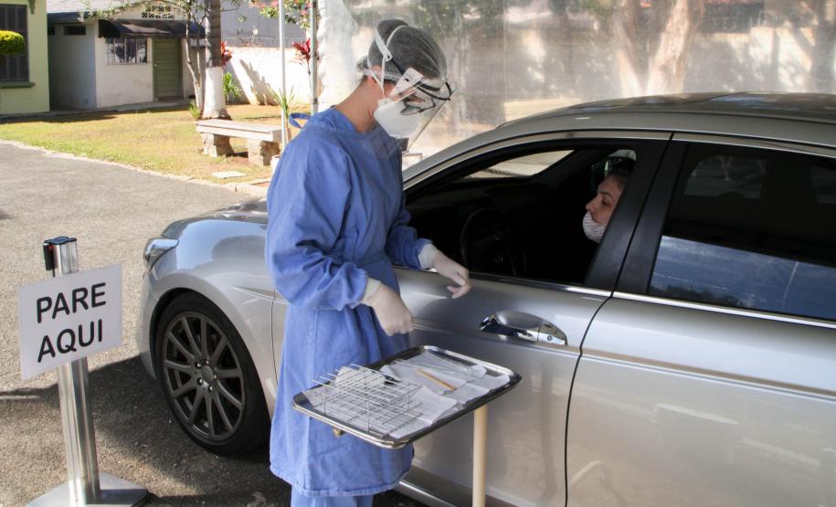 Hospital Osvaldo Cruz faz testagem para covid-19 em sistema de drive-thru