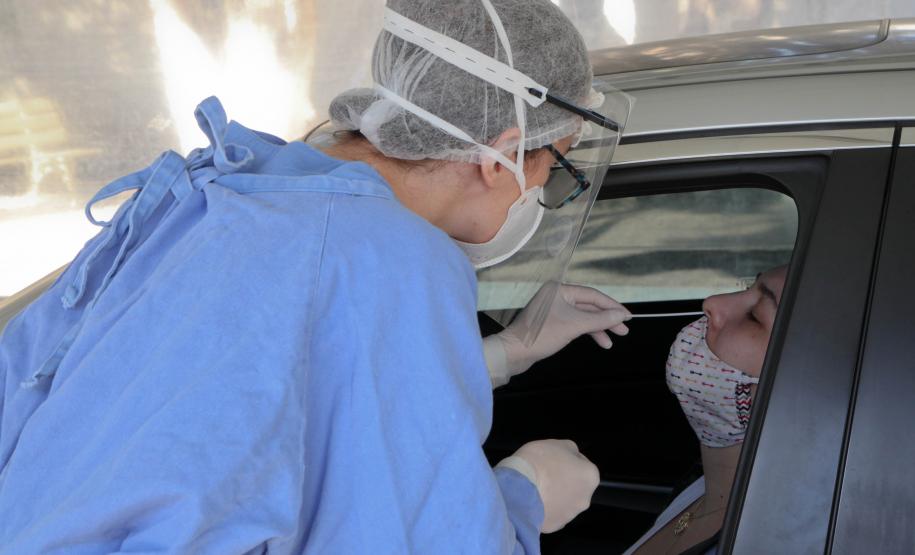 Hospital Osvaldo Cruz faz testagem para covid-19 em sistema de drive-thru