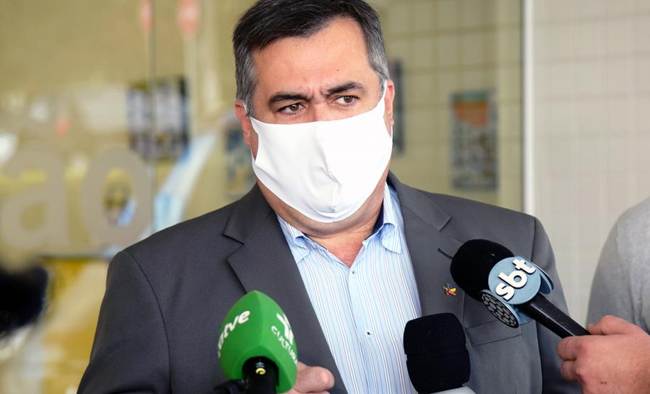 Leitos e equipamentos de UTI do Hospital de Reabilitação. Secretário da Saúde Beto Preto fala com a imprensa.