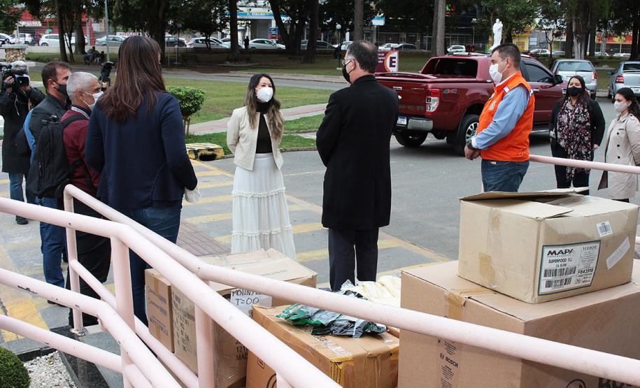 Hospital do Trabalhador recebe doação de máscaras, luvas e álcool em gel de empresa especializada em equipamentos de proteção individual, com intermédio da Superintendência Geral de Ação Solidária do Governo do Paraná