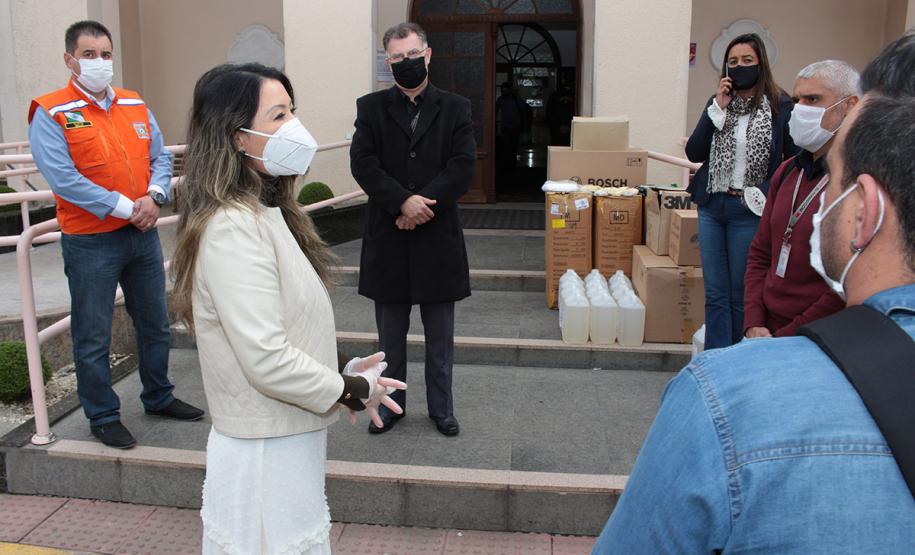 Hospital do Trabalhador recebe doação de máscaras, luvas e álcool em gel de empresa especializada em equipamentos de proteção individual, com intermédio da Superintendência Geral de Ação Solidária do Governo do Paraná