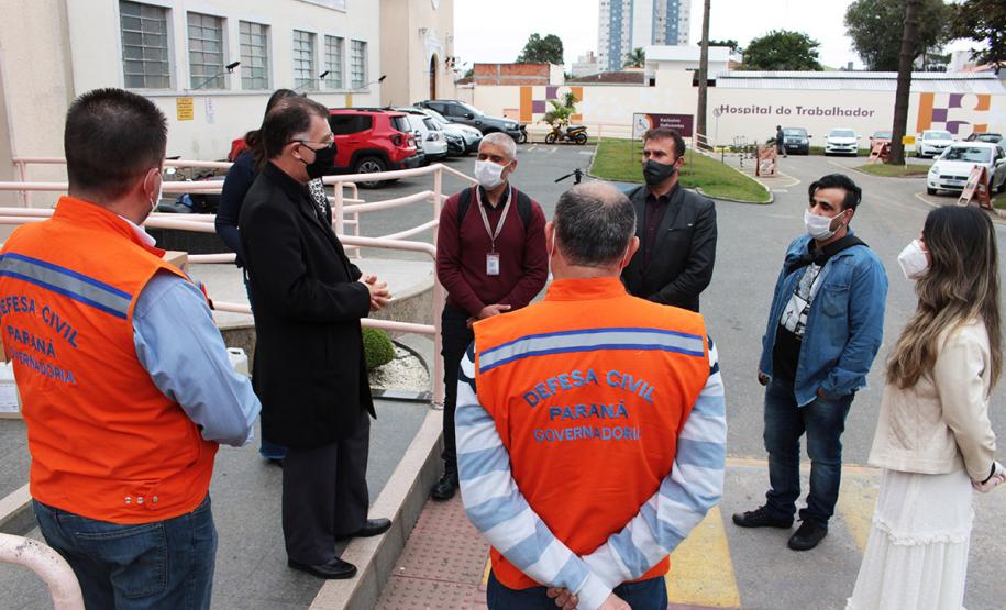Hospital do Trabalhador recebe doação de máscaras, luvas e álcool em gel de empresa especializada em equipamentos de proteção individual, com intermédio da Superintendência Geral de Ação Solidária do Governo do Paraná