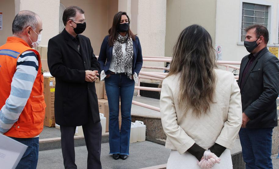 Hospital do Trabalhador recebe doação de máscaras, luvas e álcool em gel de empresa especializada em equipamentos de proteção individual, com intermédio da Superintendência Geral de Ação Solidária do Governo do Paraná