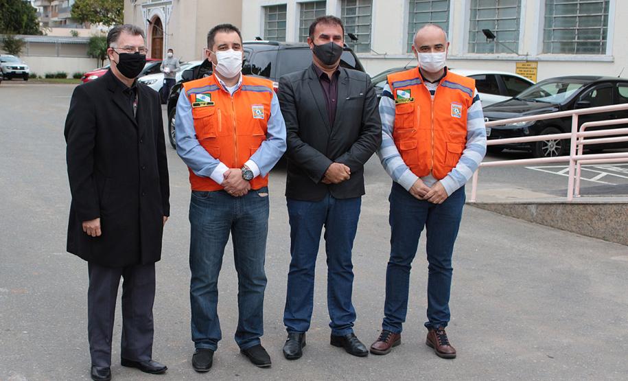 Hospital do Trabalhador recebe doação de máscaras, luvas e álcool em gel de empresa especializada em equipamentos de proteção individual, com intermédio da Superintendência Geral de Ação Solidária do Governo do Paraná