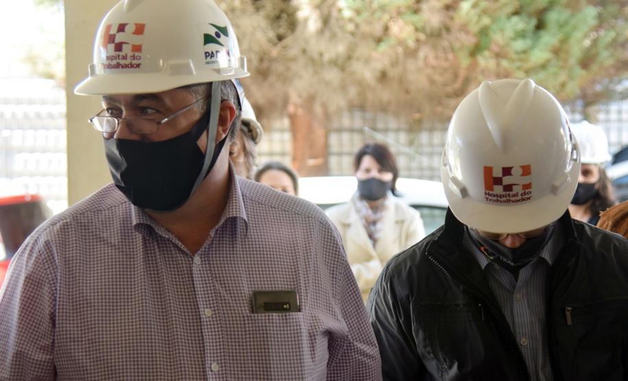 Secretário vistoria obras do Ambulatório Médico de Especialidades (AME) em Curitiba.