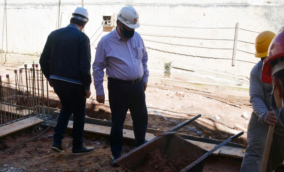 Secretário vistoria obras do Ambulatório Médico de Especialidades (AME) em Curitiba.