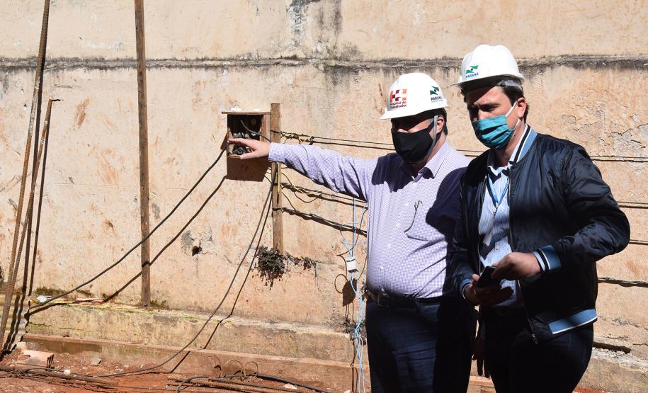 Secretário vistoria obras do Ambulatório Médico de Especialidades (AME) em Curitiba.