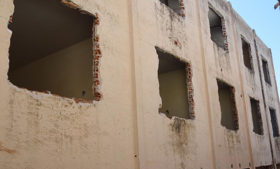 Secretário vistoria obras do Ambulatório Médico de Especialidades (AME) em Curitiba.