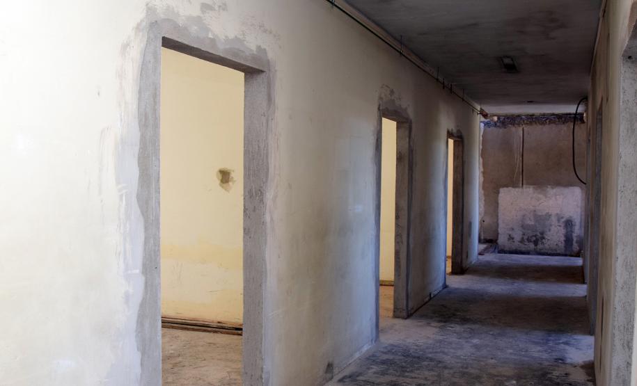 Secretário vistoria obras do Ambulatório Médico de Especialidades (AME) em Curitiba.