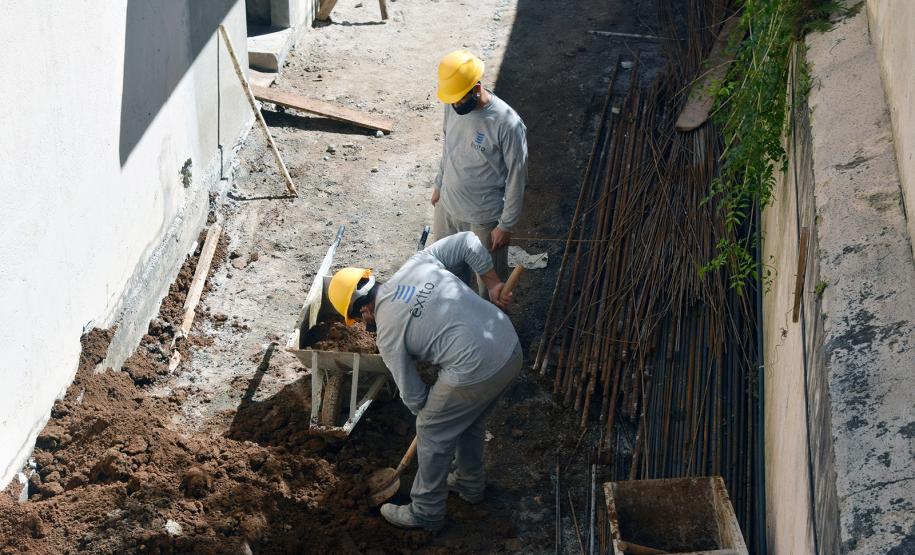 Secretário vistoria obras do Ambulatório Médico de Especialidades (AME) em Curitiba.