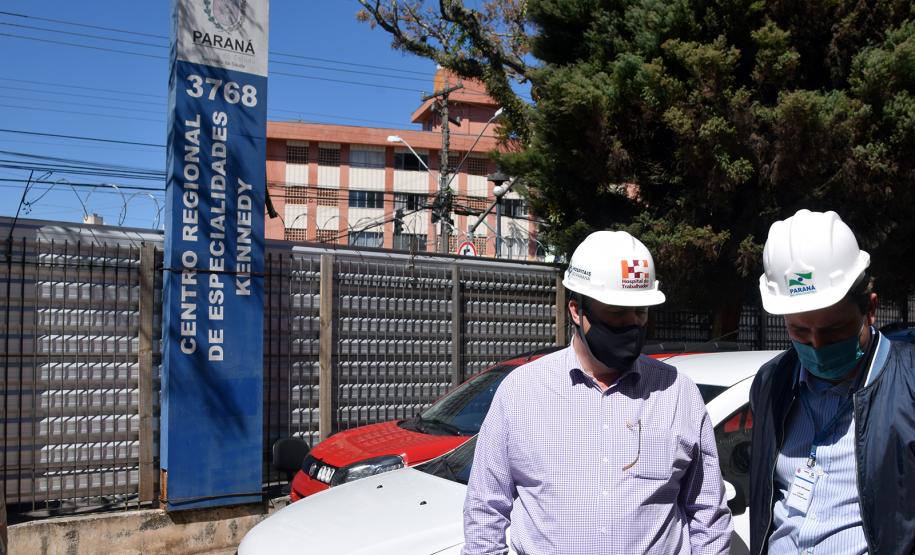 Secretário vistoria obras do Ambulatório Médico de Especialidades (AME) em Curitiba.