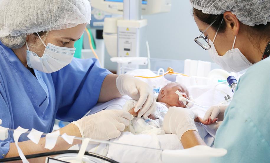 Novembro Roxo lembra a importância do cuidado na gravidez para evitar a prematuridade