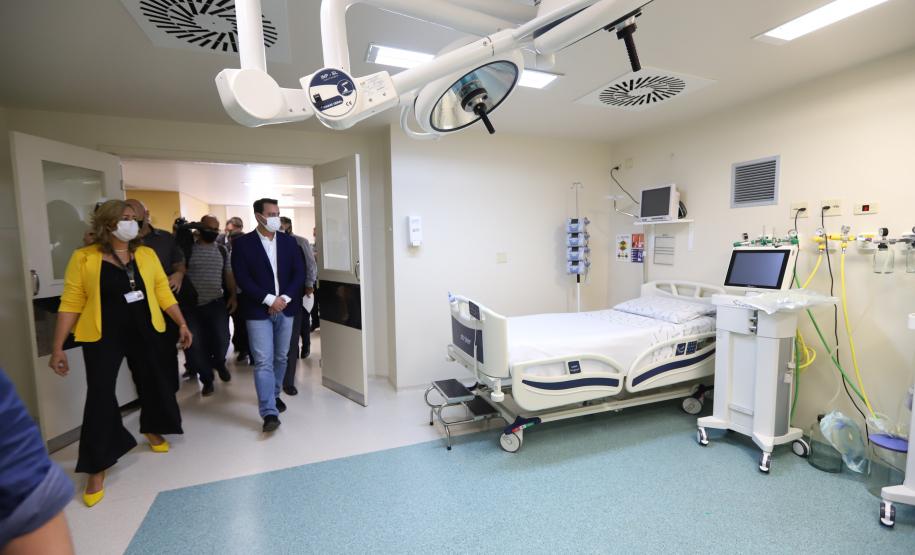 Governador inaugura seis leitos de UTI exclusivos para Covid-19 em hospital da Lapa