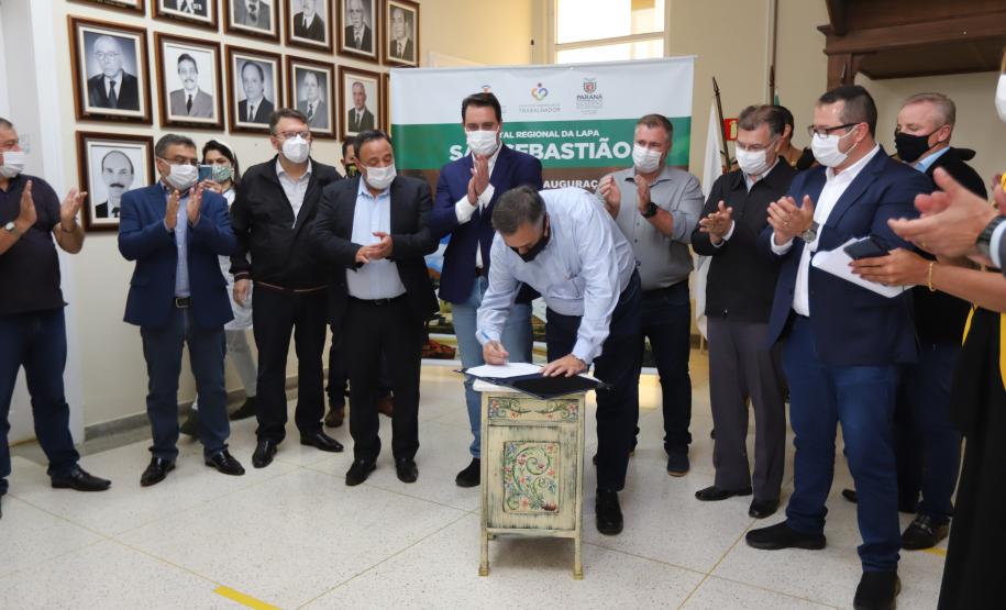 Governador inaugura seis leitos de UTI exclusivos para Covid-19 em hospital da Lapa