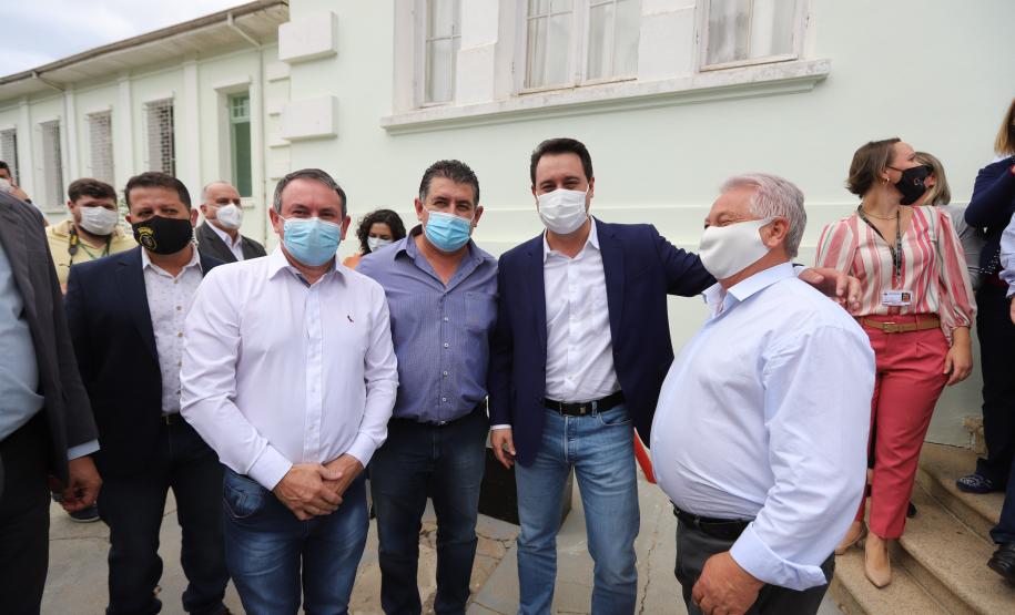 Governador inaugura seis leitos de UTI exclusivos para Covid-19 em hospital da Lapa