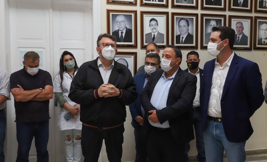 Governador inaugura seis leitos de UTI exclusivos para Covid-19 em hospital da Lapa