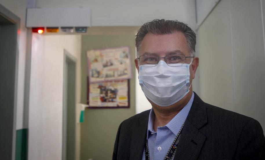 "Vacina protege, mas ainda não é hora de baixar a guarda”, alerta primeira paranaense imunizada