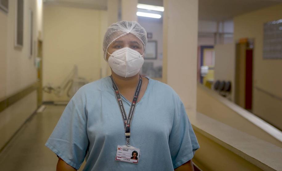 "Vacina protege, mas ainda não é hora de baixar a guarda”, alerta primeira paranaense imunizada