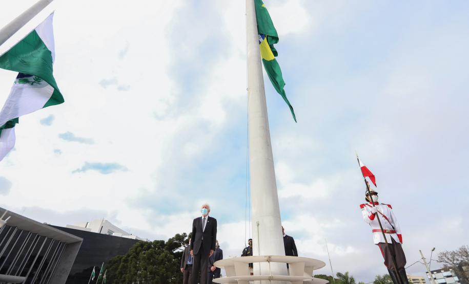 Governo do Estado homenageia profissionais da saúde em cerimônia da Semana da Pátria