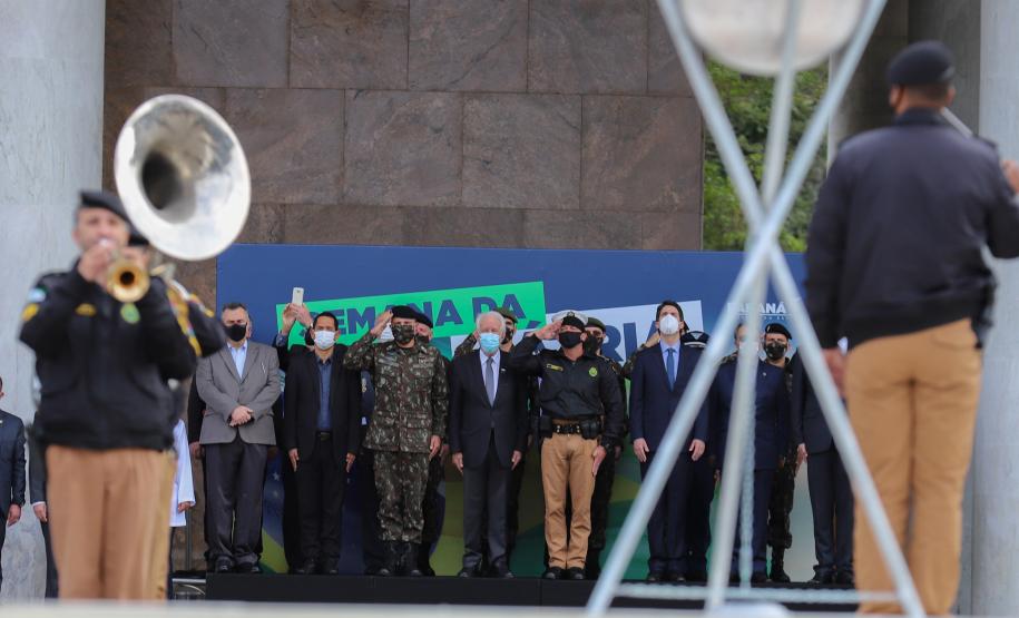 Governo do Estado homenageia profissionais da saúde em cerimônia da Semana da Pátria