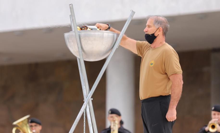 Governo do Estado homenageia profissionais da saúde em cerimônia da Semana da Pátria