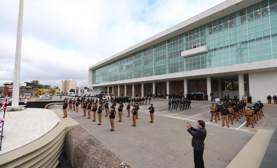 Governo do Estado homenageia profissionais da saúde em cerimônia da Semana da Pátria