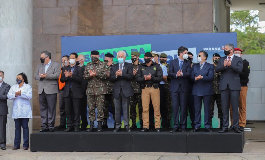 Governo do Estado homenageia profissionais da saúde em cerimônia da Semana da Pátria