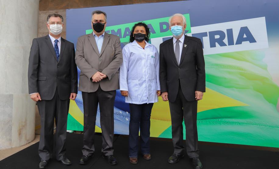 Governo do Estado homenageia profissionais da saúde em cerimônia da Semana da Pátria