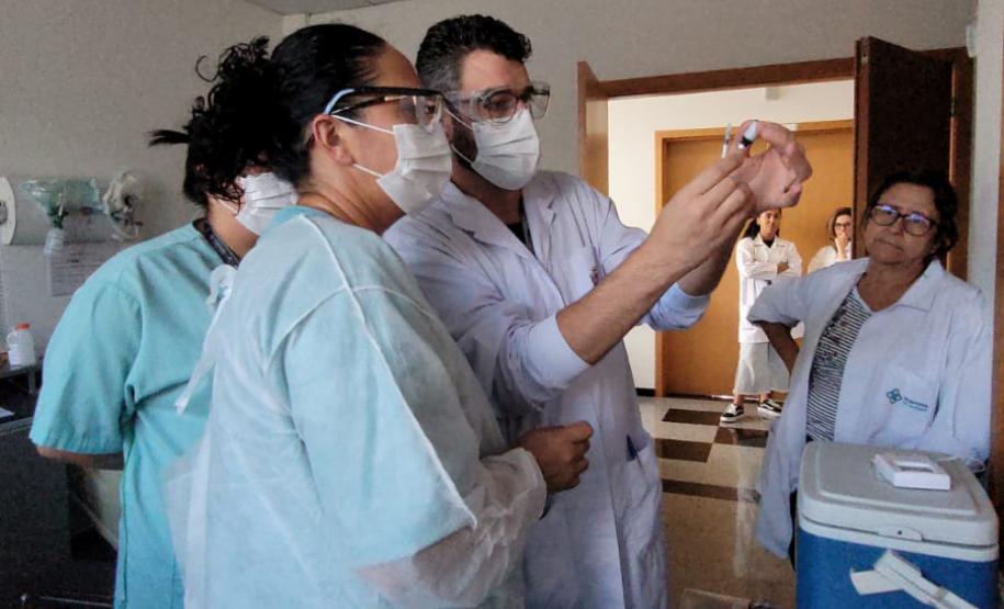 Bebês nascidos no Hospital do Trabalhador recebem vacina BCG nas primeiras horas de vida