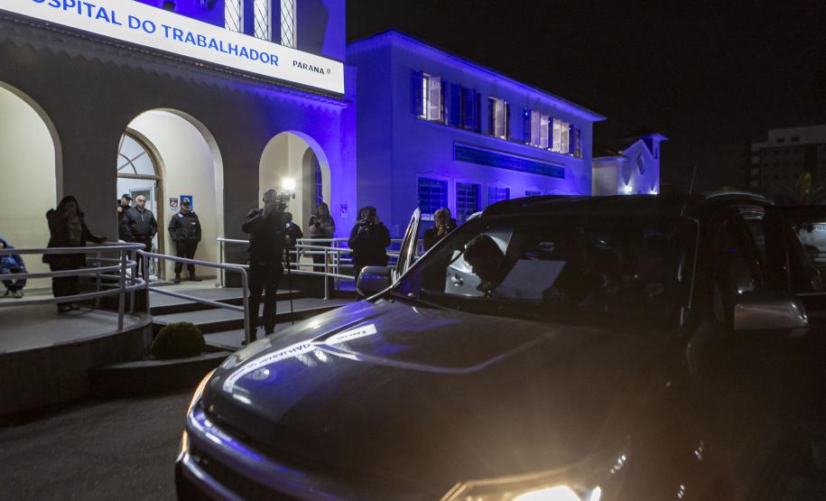 Com apoio do Estado, paciente de Curitiba recebe aplicação de polilaminina no Hospital do Trabalhador