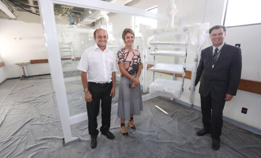 Secretária da Família e Desenvolvimento Social, Fernanda Richa, participa de visita ao Centro de Saúde da Mulher do Hospital do Trabalhador - Foto: Rogério Machado/SECS