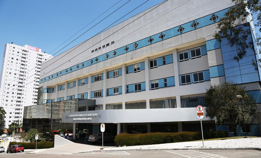 Hospital de Reabilitação faz sua primeira cirurgia para correção de escoliose