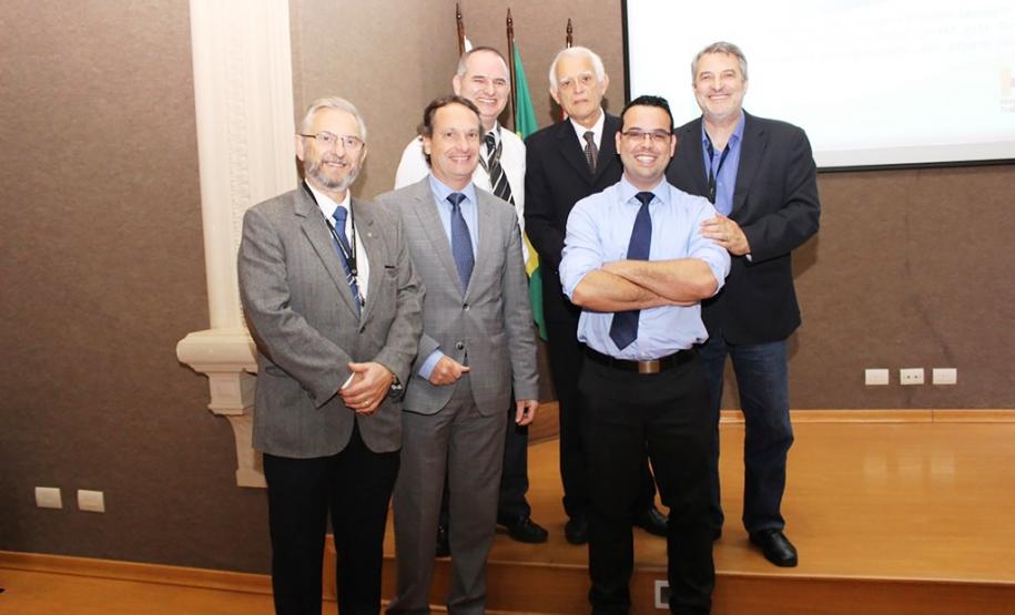 Hospital do Trabalhador lança livro sobre trauma