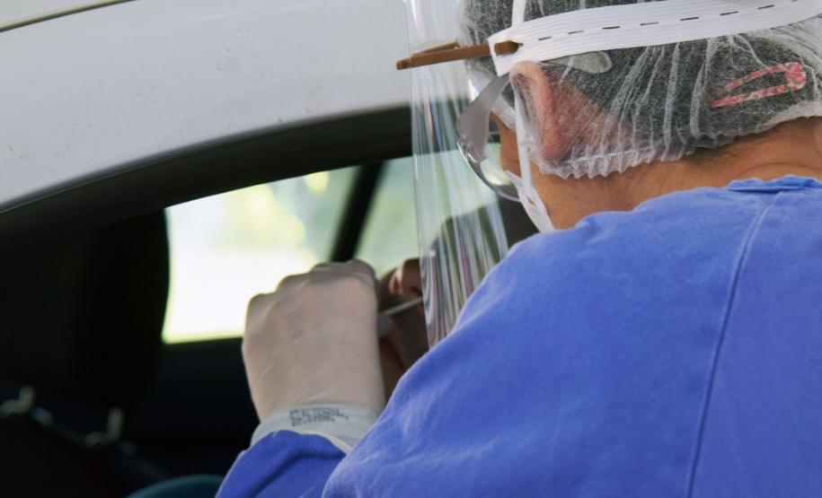 HOC inicia atendimento drive-thru para testar trabalhadores da saúde e da segurança para Covid-19