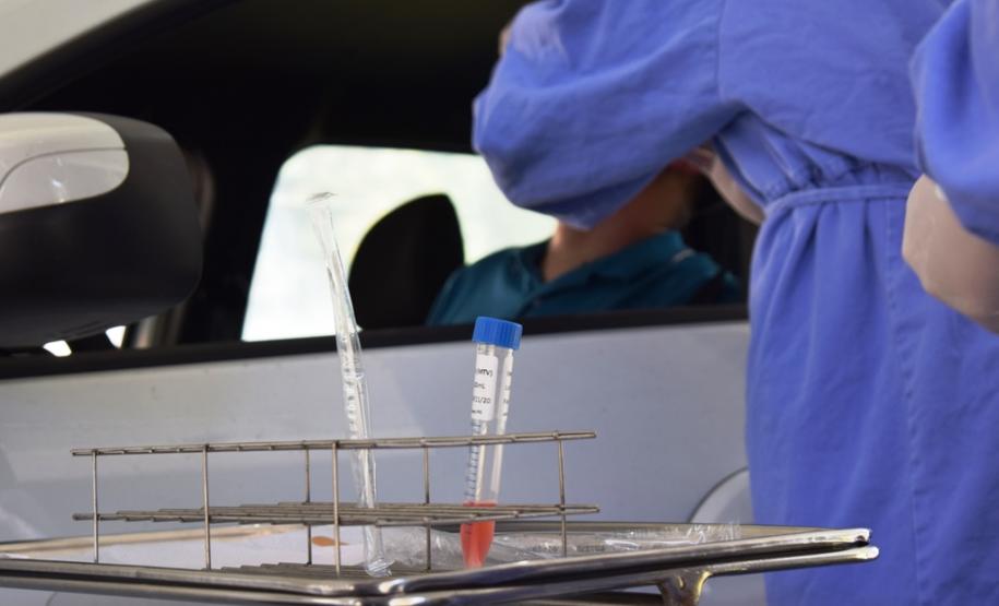 HOC inicia atendimento drive-thru para testar trabalhadores da saúde e da segurança para Covid-19