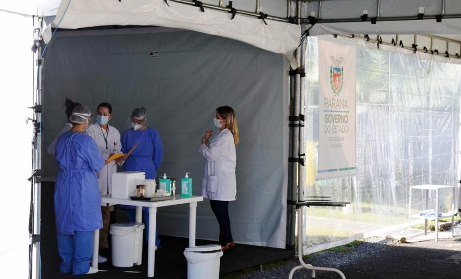 HOC inicia atendimento drive-thru para testar trabalhadores da saúde e da segurança para Covid-19