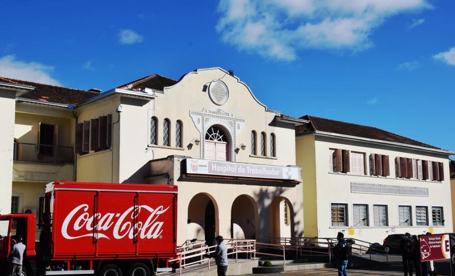 Hospital do Trabalhador recebe 24 mil garrafas de água