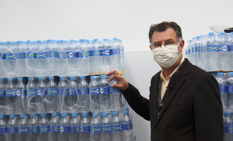 Hospital do Trabalhador recebe 24 mil garrafas de água