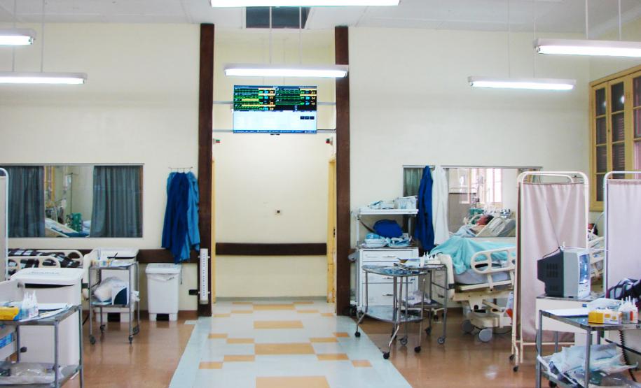 Visão geral da unidade com o monitor central Visão geral da unidade com o monitor central